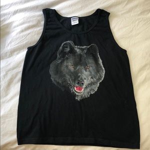 Wolf tee